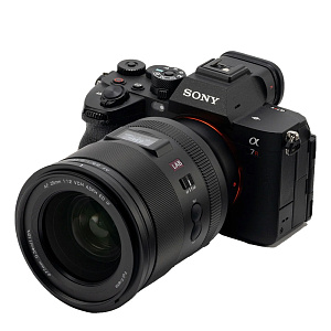 Объектив Viltrox AF 35mm F1.2 LAB Full-Frame Lens для Sony E-Mount VLX3512E